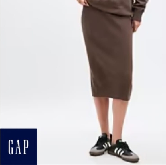 Gap CashSoft Hoodie + Gap CashSoft Rib Midi Sweater Skirt - Picture 2 of 6